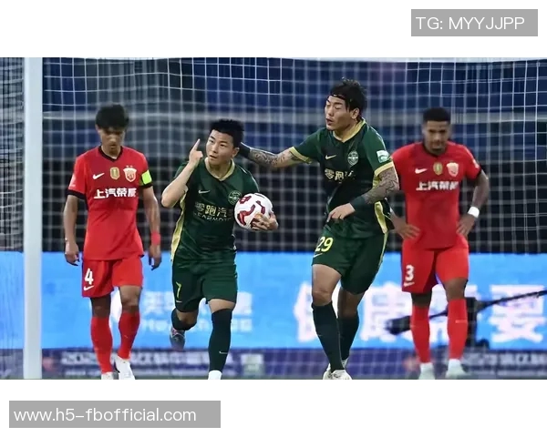 海港夺冠在即只需申花不胜蓉城输球条件已满两项 海港夺冠在即只需申花不胜蓉城输球条件已满两项