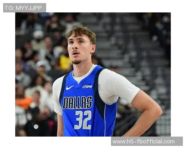 浓眉状态低迷半场表现不佳仅得8分7板并出现两次失误